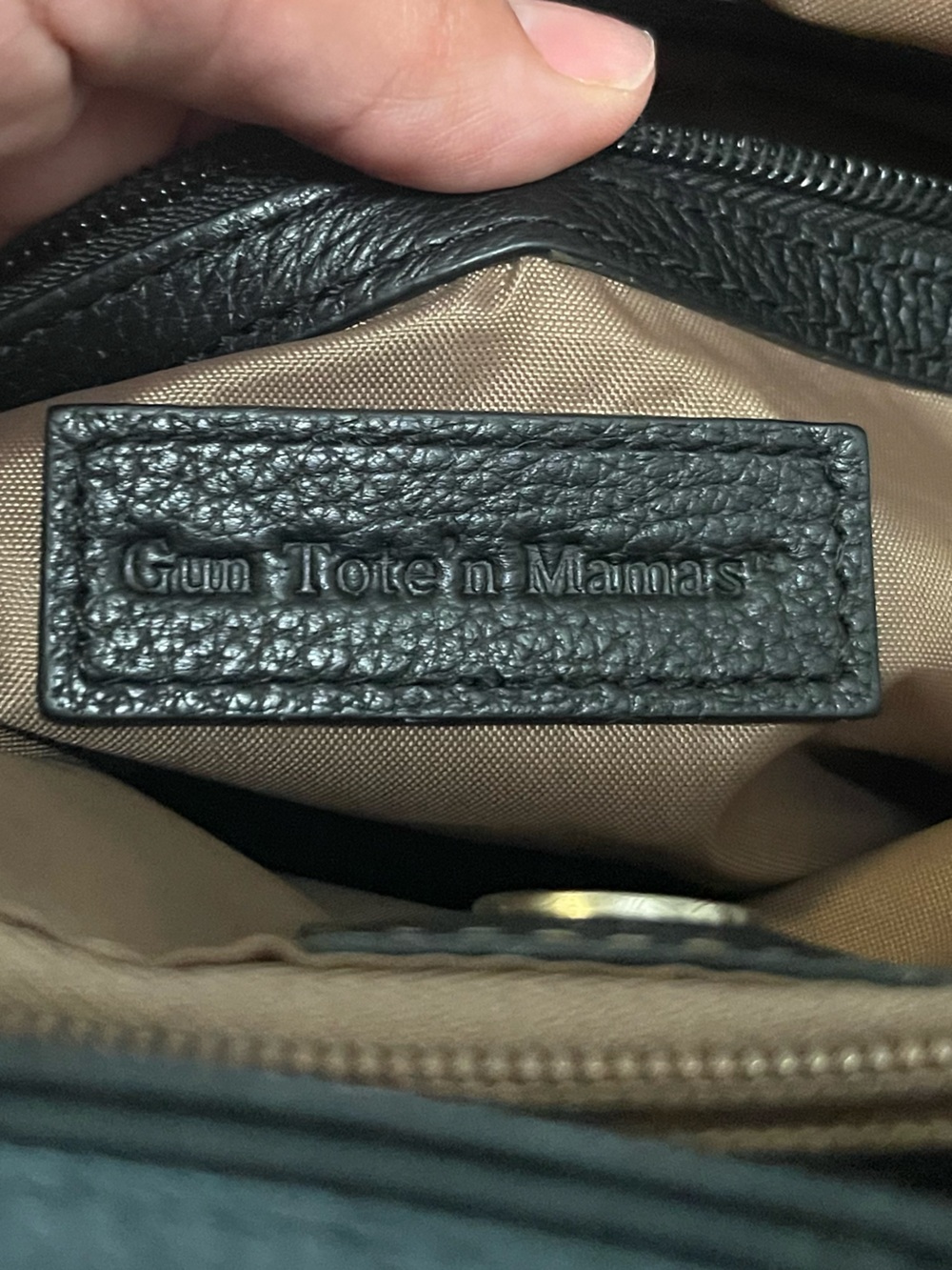 Gun Tote'n Mamas Traditional Open Top Tote with Conceal Carry - Picture 2 of 10